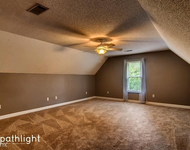 726 Forestglen Drive - Photo Thumbnail 12