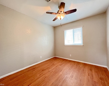 2401 Manor Dr 233 - Photo Thumbnail 12