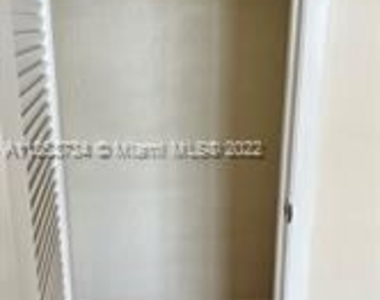 18031 Biscayne Blvd Apt 1901 - Photo Thumbnail 10