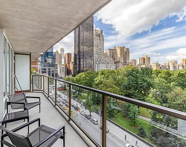 210 Central Park South - Photo Thumbnail 3