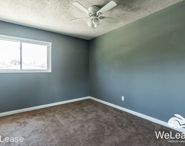 9610 W. Hartland Circle - Photo Thumbnail 12