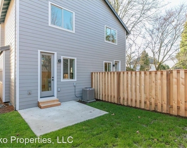 5423 Ne Flanders St. - Photo Thumbnail 15