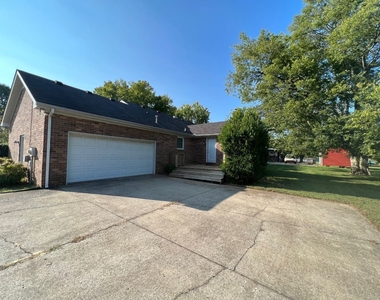 2122 Berkshire Lane - Photo Thumbnail 14