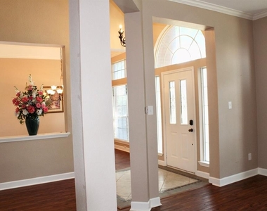 2913 Panorama Drive - Photo Thumbnail 7