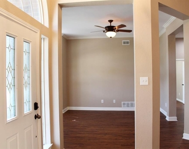 2913 Panorama Drive - Photo Thumbnail 5