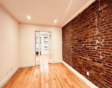 340 East 55th Street - Photo Thumbnail 2