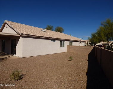 8031 N Eve Ann Way - Photo Thumbnail 22