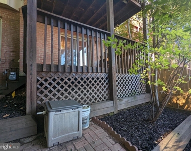 2222 Kings Garden Way - Photo Thumbnail 7