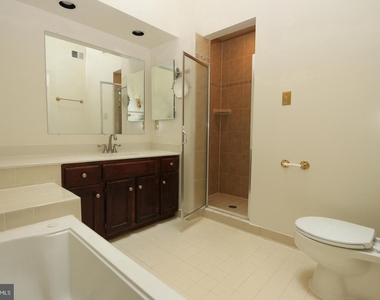 2222 Kings Garden Way - Photo Thumbnail 20