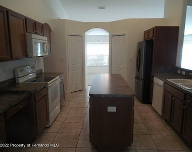 3441 Montano Avenue - Photo Thumbnail 10