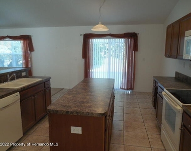 3441 Montano Avenue - Photo Thumbnail 11