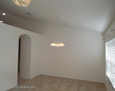 3441 Montano Avenue - Photo Thumbnail 2