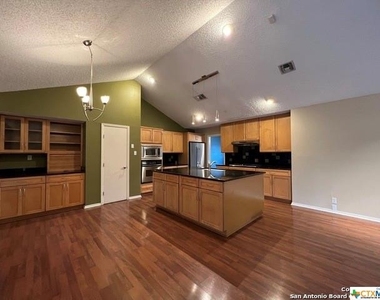 4511 Western Pine Woods - Photo Thumbnail 9