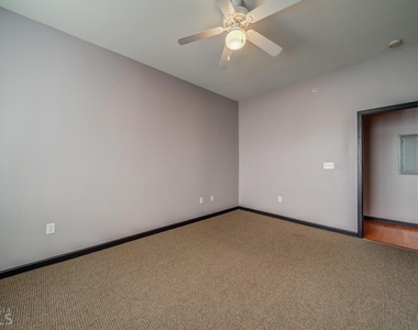 5300 Peachtree Road - Photo Thumbnail 14