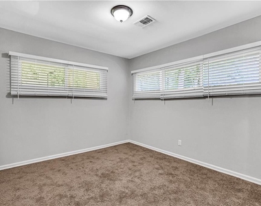 3023 Lindon Lane - Photo Thumbnail 19