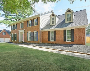 1522 Oakmoor Place - Photo Thumbnail 2