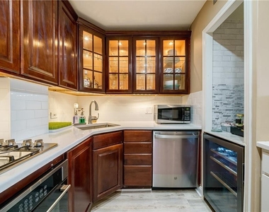 2285 Peachtree Road - Photo Thumbnail 8