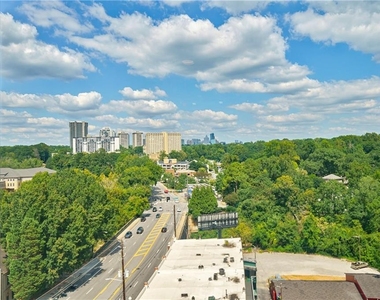 2285 Peachtree Road - Photo Thumbnail 3