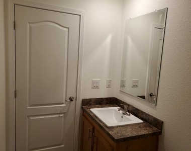 3642 Boulder Highway - Photo Thumbnail 11