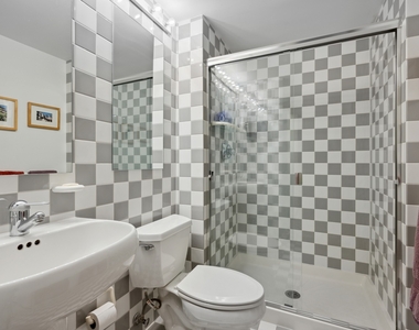 1401 W Berteau Avenue - Photo Thumbnail 17