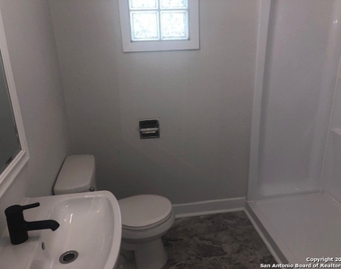 1329 W Elsmere Pl - Photo Thumbnail 9