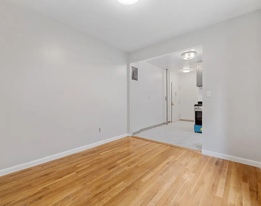 424 East 116th Street - Photo Thumbnail 2