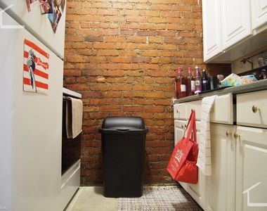 892 Huntington Ave Apt 4 - Photo Thumbnail 10