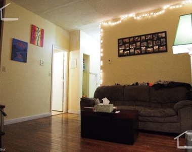 892 Huntington Ave Apt 4 - Photo Thumbnail 3