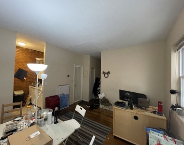 892 Huntington Ave Apt 4 - Photo Thumbnail 1