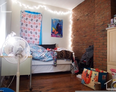 892 Huntington Ave Apt 4 - Photo Thumbnail 1