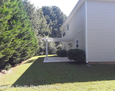 680 Millbrook Village Dr - Photo Thumbnail 12