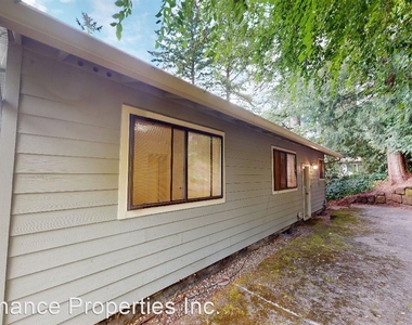 1318 Pine Street - Photo Thumbnail 11