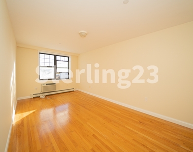 14-31 Astoria Boulevard - Photo Thumbnail 5