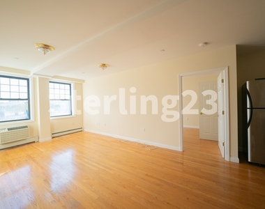 14-31 Astoria Boulevard - Photo Thumbnail 1