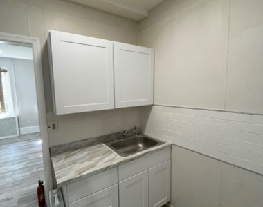 144 Mercer St - Photo Thumbnail 1