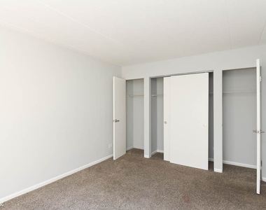 6007 N. Kenmore, Unit 104 - Photo Thumbnail 15