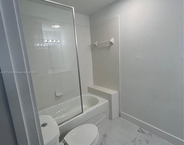 2054 Ne 167th St # 3-122 - Photo Thumbnail 7