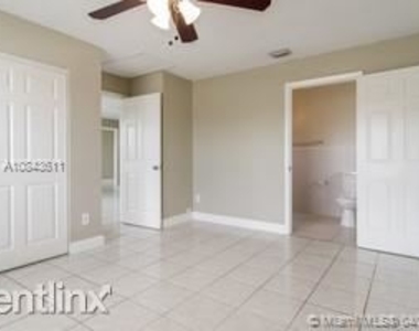 4331 Sw 20th St - Photo Thumbnail 2