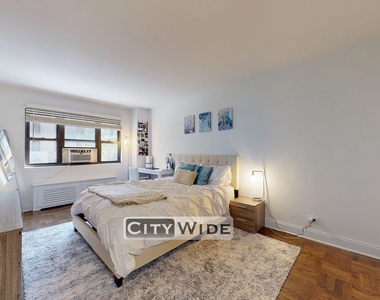 165 East 35th Street - Photo Thumbnail 5