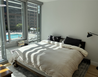 550 West 54th Street - Photo Thumbnail 3