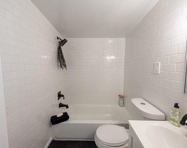 1305 North Lexington Avenue - Photo Thumbnail 16