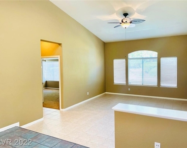 2277 Pine Forest Court - Photo Thumbnail 7