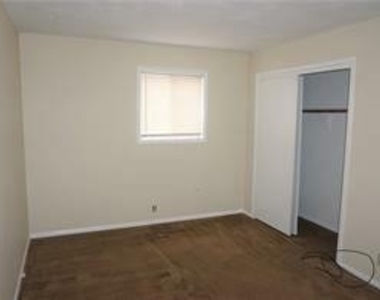 3914 North Whittier Place - Photo Thumbnail 9