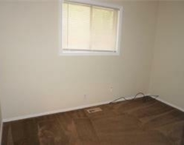 3914 North Whittier Place - Photo Thumbnail 8