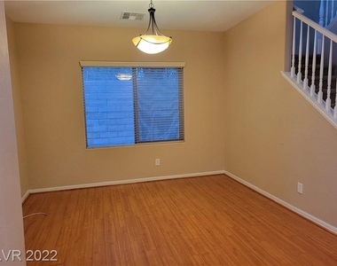 11821 Alava Avenue - Photo Thumbnail 20