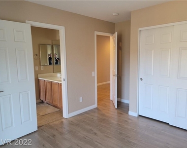 11821 Alava Avenue - Photo Thumbnail 30