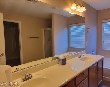 11821 Alava Avenue - Photo Thumbnail 34