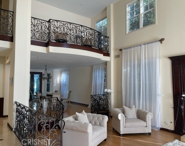 7712 Graystone Drive - Photo Thumbnail 4