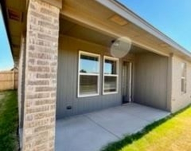 346 Renee Drive - Photo Thumbnail 29