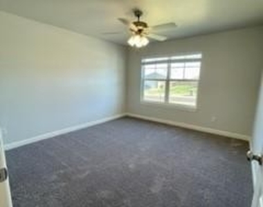 346 Renee Drive - Photo Thumbnail 8